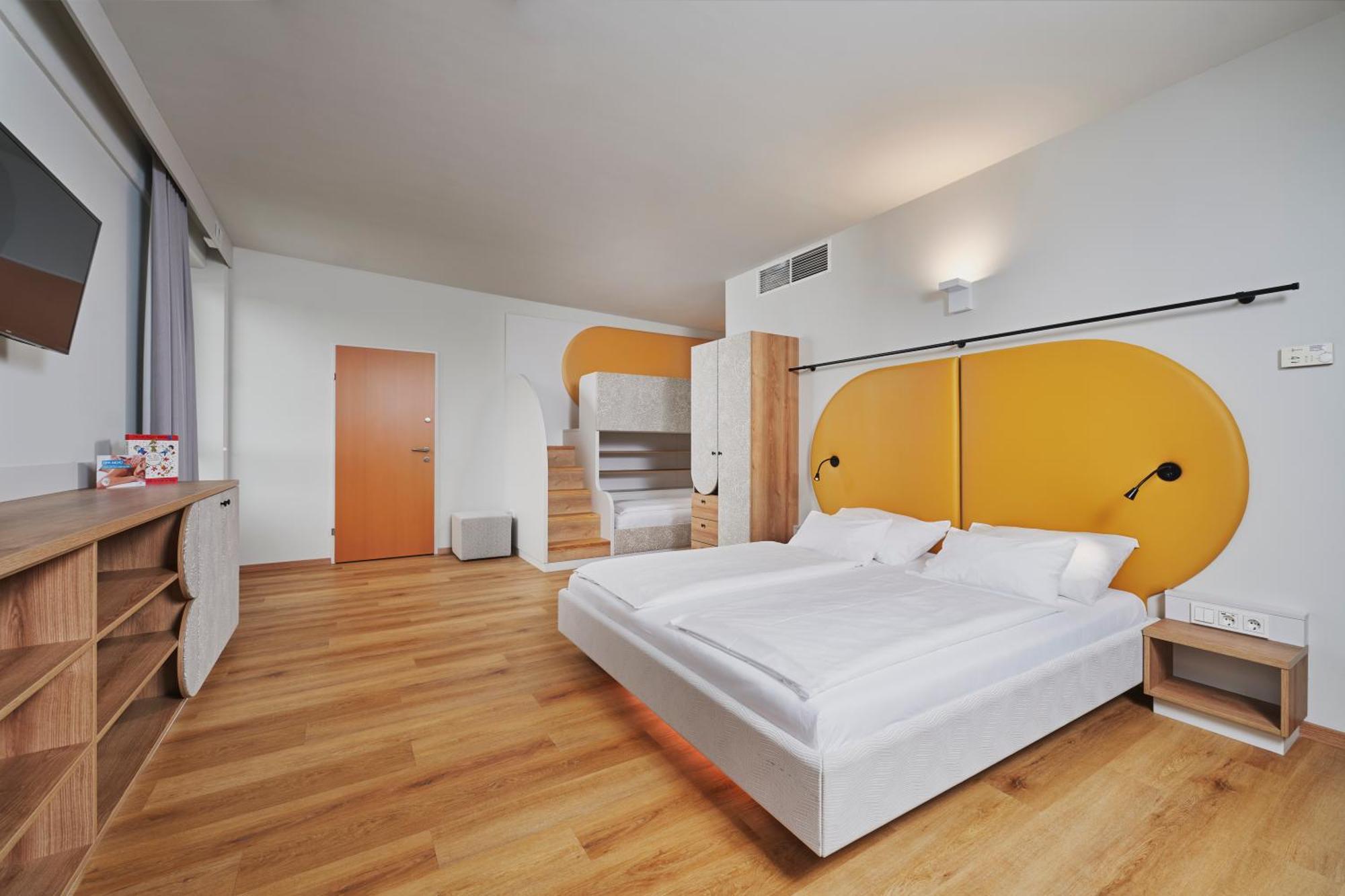 H2O Hotel-Therme-Resort, Fuer Familien Mit Kindern Bad Waltersdorf Kültér fotó