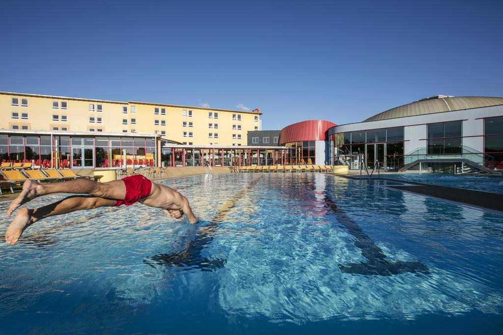 H2O Hotel-Therme-Resort, Fur Familien Mit Kindern Bad Waltersdorf Kültér fotó