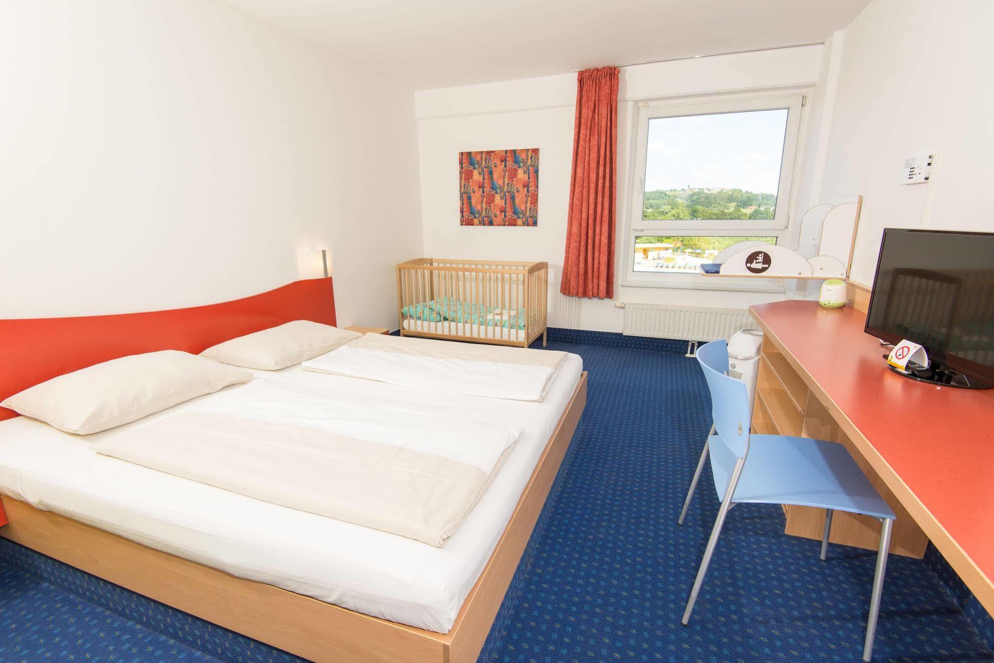 H2O Hotel-Therme-Resort, Fuer Familien Mit Kindern Bad Waltersdorf Kültér fotó